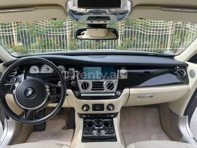 Rolls Royce Wraith (Negro), 2020 para alquiler en Dub&aacute;i