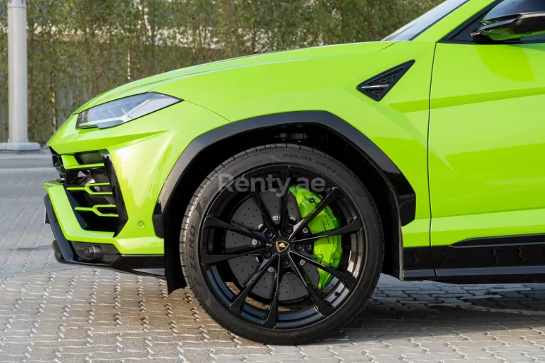 Lamborghini Urus (Gr&uuml;n), 2021  zur Miete in Dubai