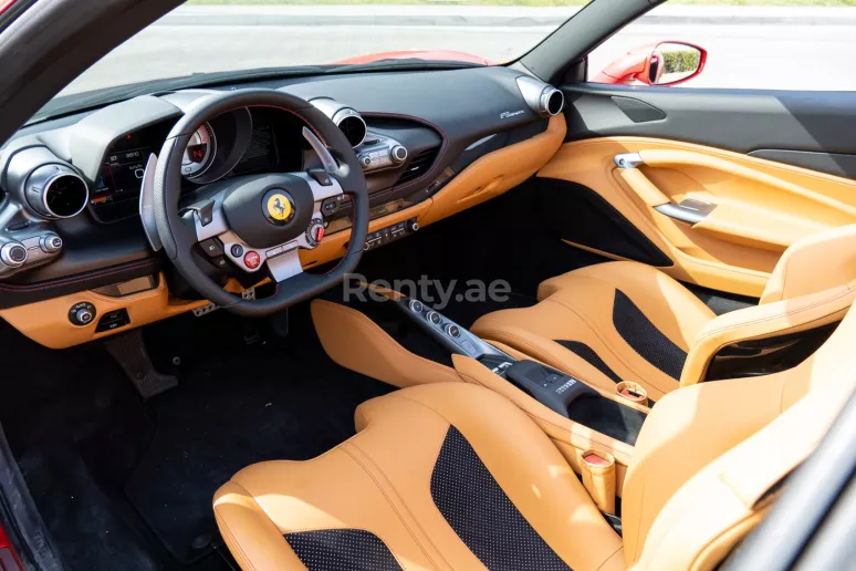 إيجار فيراري F8 تريبوتو سبايدر (أحمر), 2021 في دبي