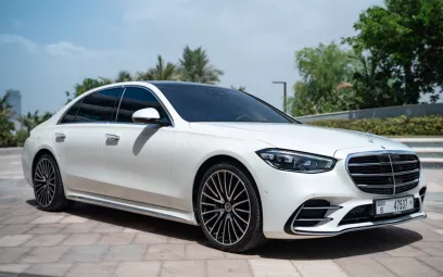 Mercedes S500 W223 (Белый), 2021 для аренды в Дубай