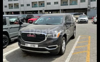GMC Acadia (Schwarz), 2020 zur Miete in Dubai