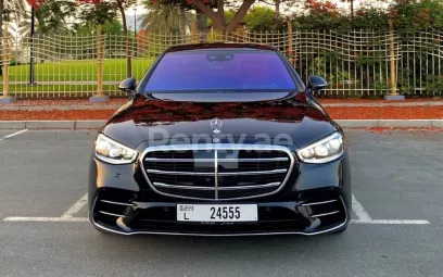 Mercedes S500 Class (Черный), 2021 для аренды в Дубай