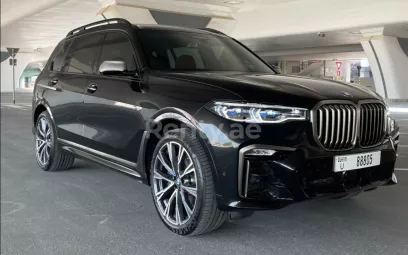 Dubai'de kiralık BMW X7 M50i (Siyah), 2021