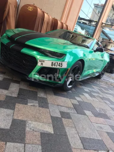 Chevrolet Camaro (Groen), 2019 te huur in Dubai