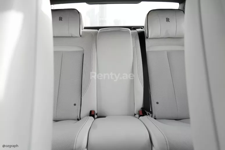 Rolls Royce Ghost (Lila), 2021  zur Miete in Dubai