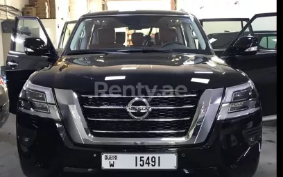 在迪拜 租 日产巡逻队 V6 Titanium (黑色), 2021