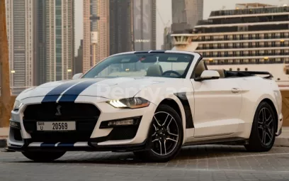 Ford Mustang Cabrio (Белый), 2019 для аренды в Дубай