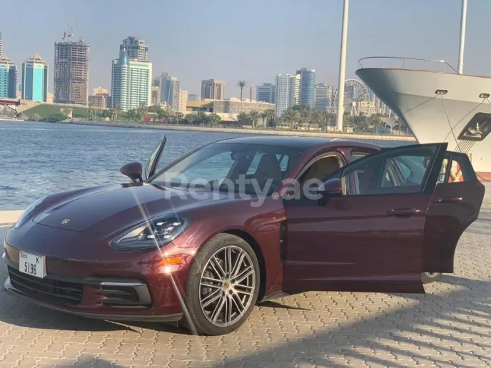 إيجار بورش باناميرا (كستنائي), 2019 في دبي