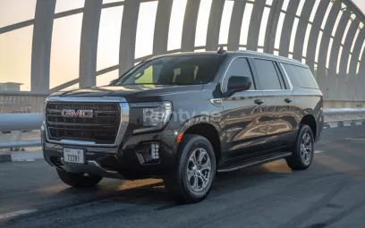 GMC Yukon (Schwarz), 2021 zur Miete in Dubai