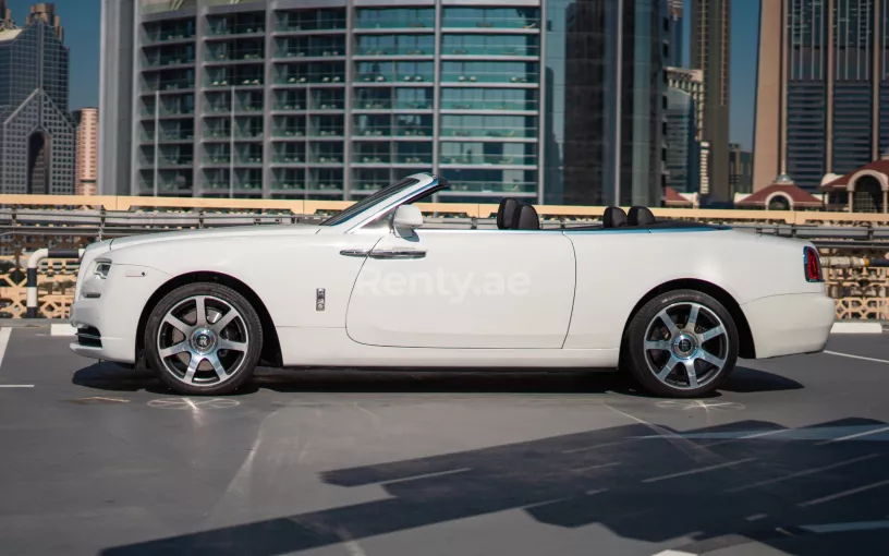 Rolls Royce Dawn (Белый), 2018 для аренды в Дубай