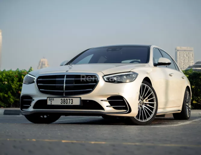 Mercedes S Class (Bianca), 2021 in affitto a Dubai