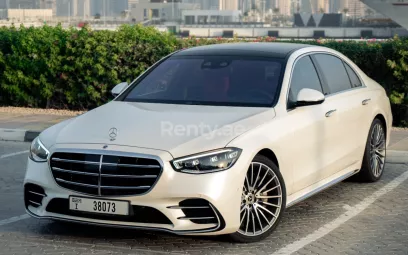 Mercedes S Класс (Белый), 2021 для аренды в Дубай