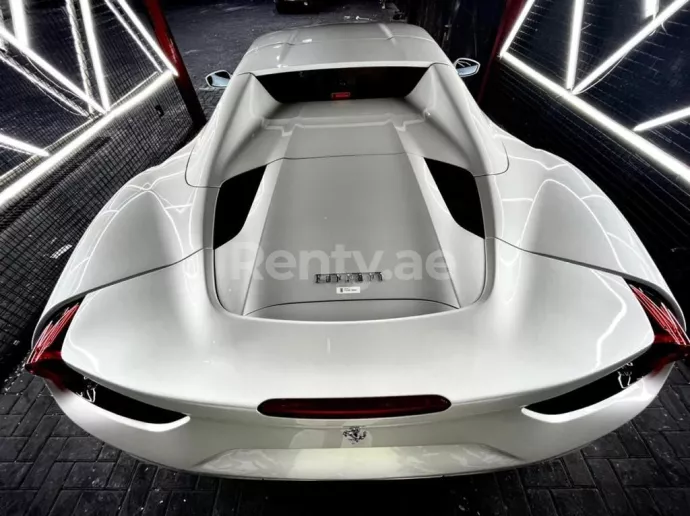 Ferrari 488 Spyder (Blanc), 2018 &agrave; louer &agrave; Ras Al Khaimah