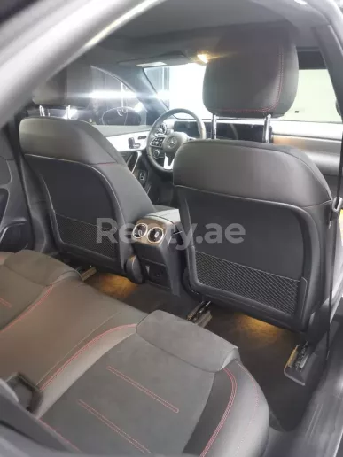 在迪拜 租 梅赛德斯A级 220 AMG (黑色), 2021
