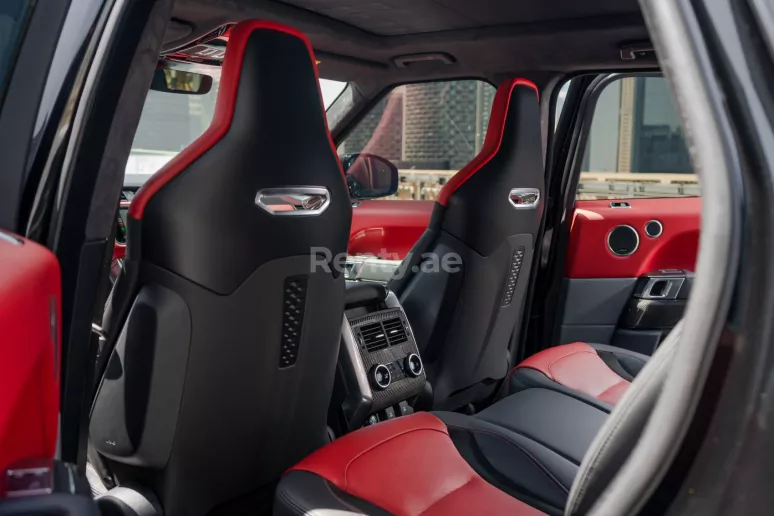Range Rover Sport SVR (Черный), 2021 для аренды в Дубай