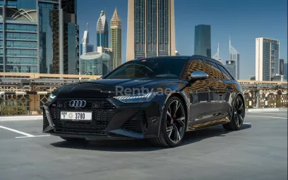 Audi RS6 (Negro), 2021 para alquiler en Dub&aacute;i