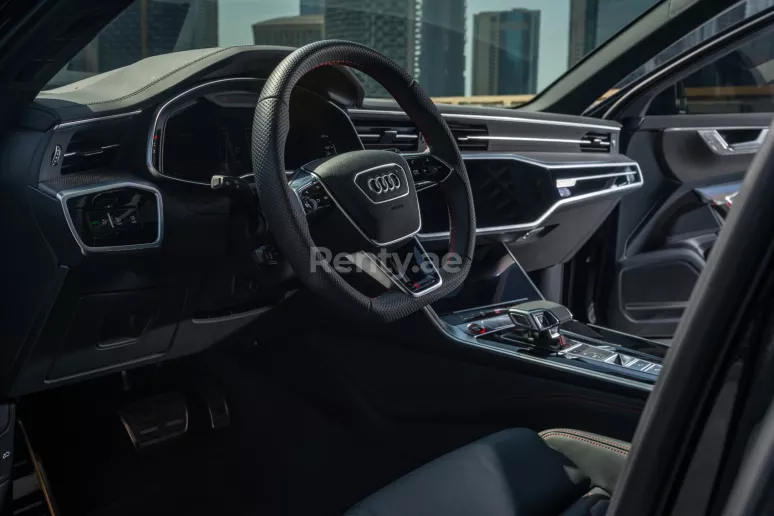 Audi RS6 (Negro), 2021 para alquiler en Dub&aacute;i