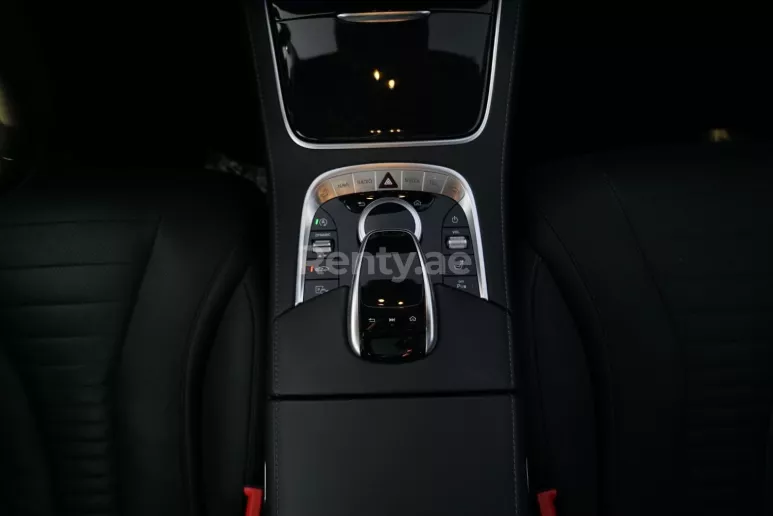 Mercedes Classe S (Blanc), 2017 &agrave; louer &agrave; Duba&iuml;