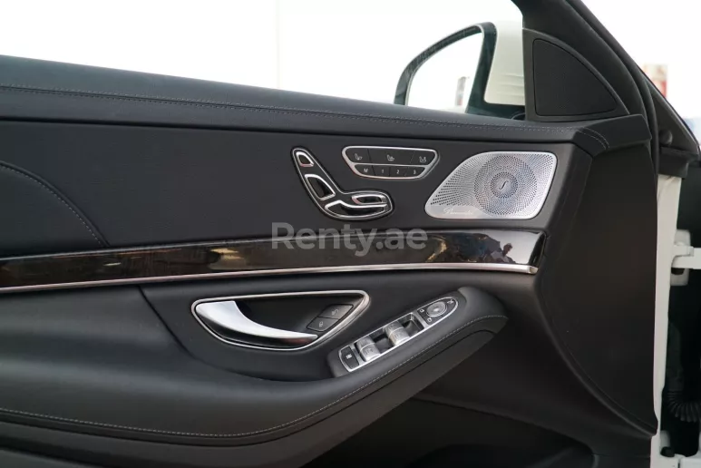 Mercedes Classe S (Blanc), 2017 &agrave; louer &agrave; Duba&iuml;