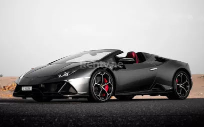 Lamborghini Evo Spyder (Gris), 2021 para alquiler en Dub&aacute;i