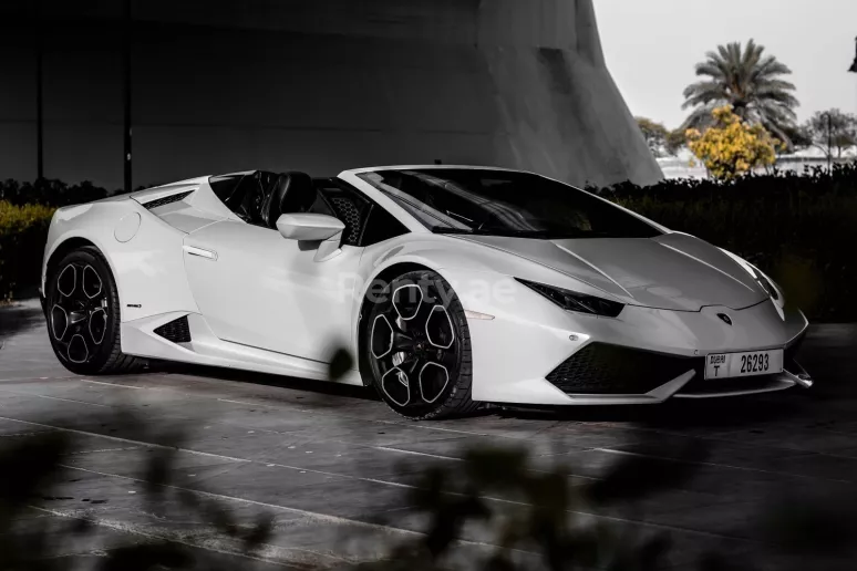 Lamborghini Huracan Spyder (Wit), 2018 te huur in Dubai