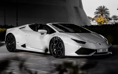 Lamborghini Huracan Spyder (Wit), 2018 te huur in Dubai