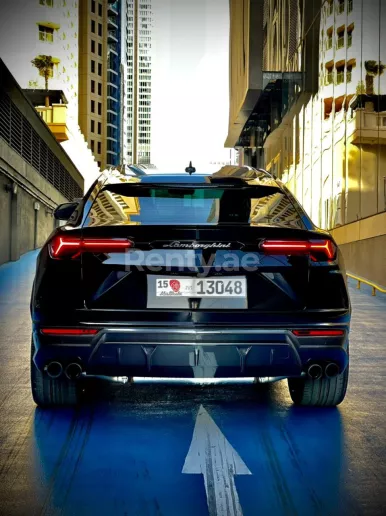 Lamborghini Urus (Schwarz), 2020  zur Miete in Dubai