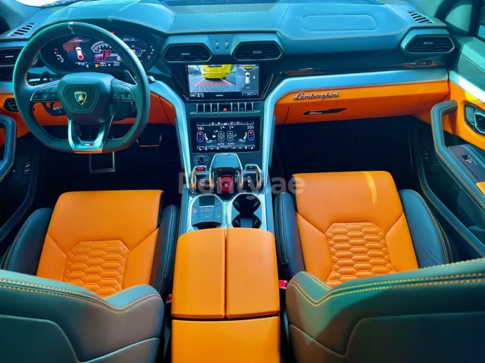 Lamborghini Urus (Schwarz), 2020  zur Miete in Dubai