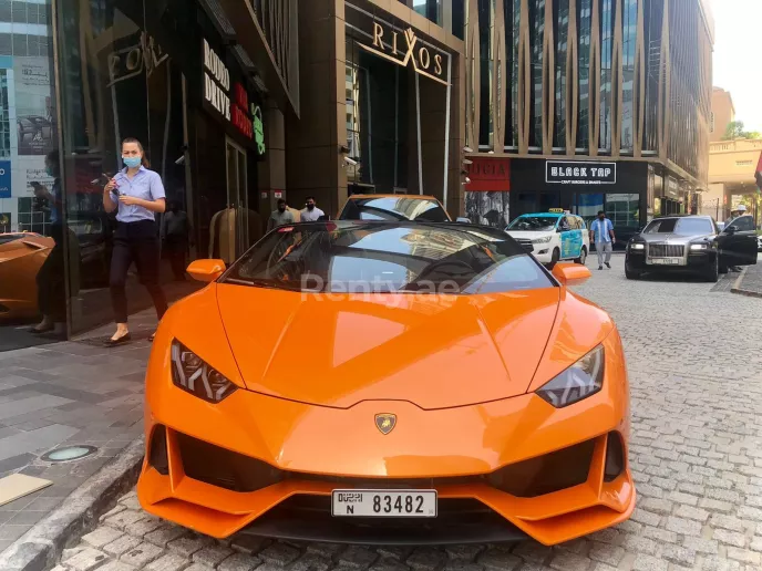 Dubai'de kiralık Lamborghini Evo Spyder (Turuncu), 2021