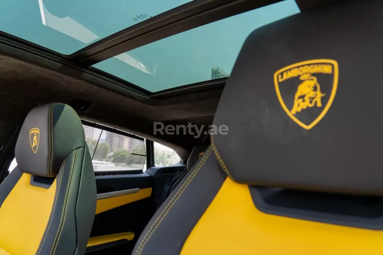 Lamborghini Urus (Gelb), 2021  zur Miete in Dubai