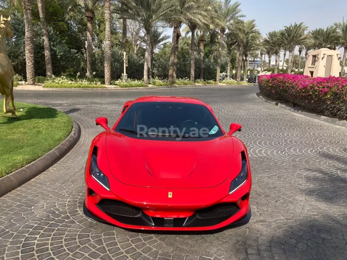 إيجار فيراري F8 تريبوتو (أحمر), 2021 في دبي