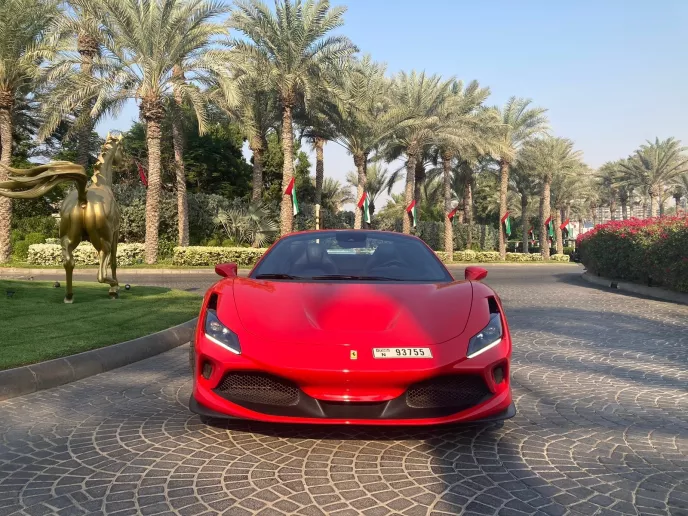 إيجار فيراري F8 سبايدر (أحمر), 2021 في دبي