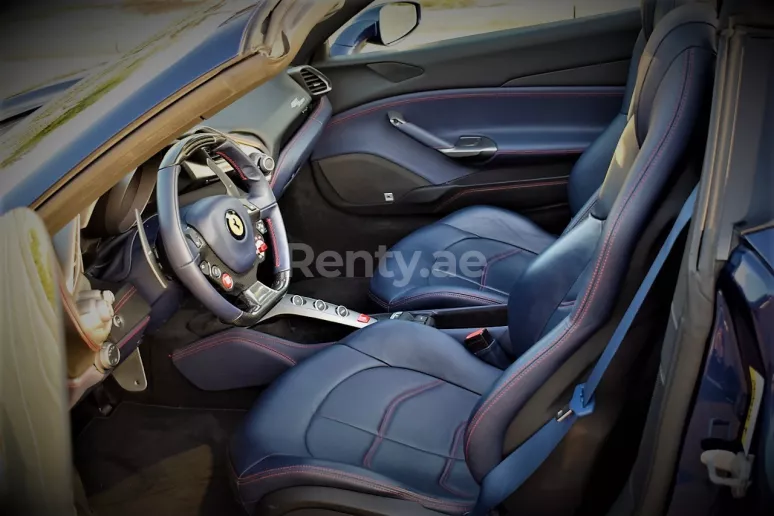Ferrari 488 Spyder (Bleue), 2019 &agrave; louer &agrave; Duba&iuml;