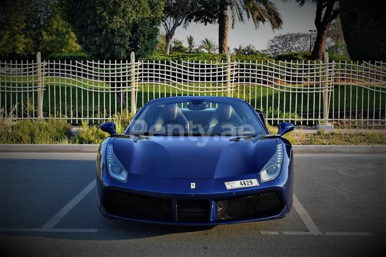Ferrari 488 Spyder (Bleue), 2019 &agrave; louer &agrave; Duba&iuml;