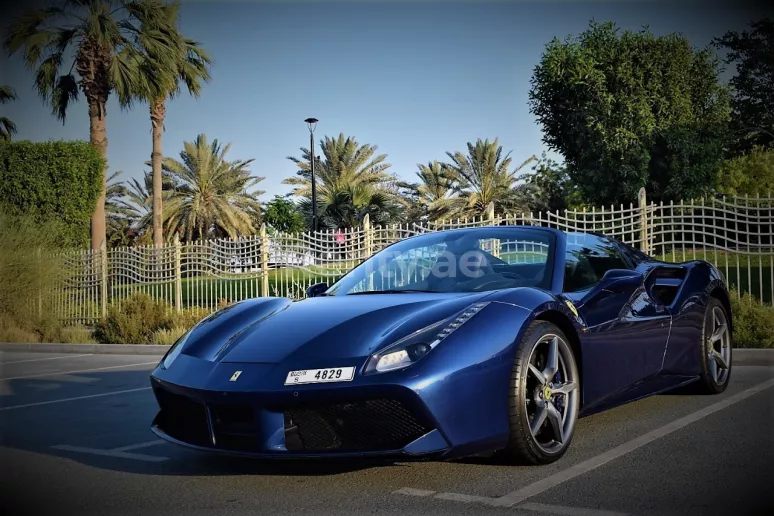 Ferrari 488 Spyder (Bleue), 2019 &agrave; louer &agrave; Duba&iuml;