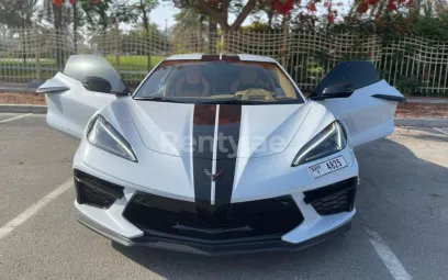 Chevrolet Corvette Stingray (Белый), 2020 для аренды в Дубай