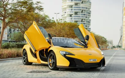 McLaren 650S (Gelb), 2017 zur Miete in Dubai