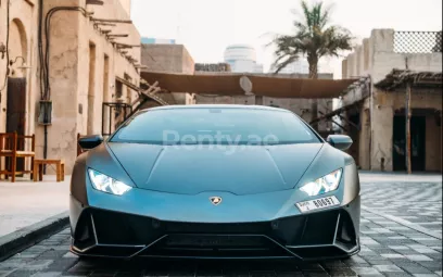 Lamborghini Evo (Negro), 2020 para alquiler en Dub&aacute;i
