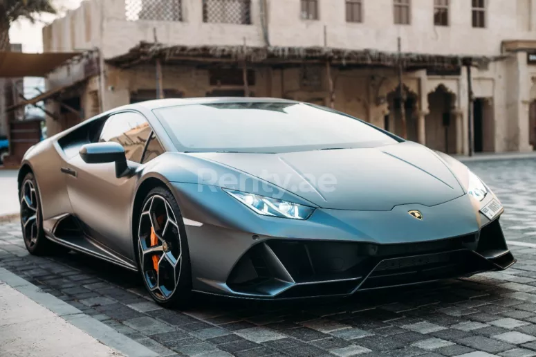 إيجار لامبورغيني إيفو (أسود), 2020 في دبي