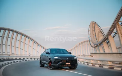 Lamborghini Urus (Schwarz), 2021  zur Miete in Dubai
