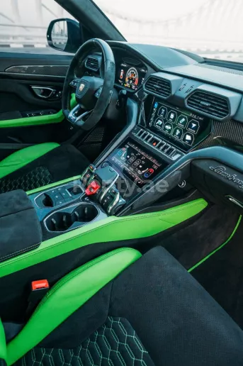 Lamborghini Urus Capsule (Gr&uuml;n), 2021  zur Miete in Dubai