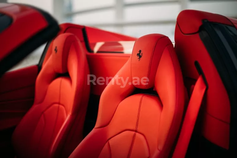 إيجار فيراري F8 تريبوتو سبايدر (أحمر), 2020 في دبي