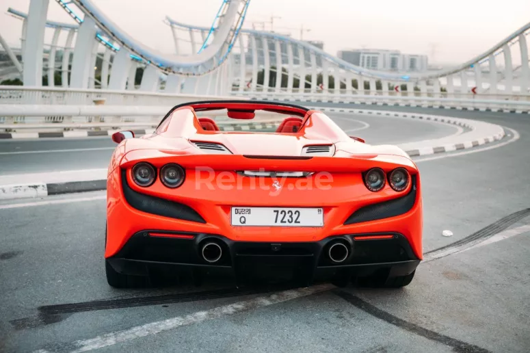 إيجار فيراري F8 تريبوتو سبايدر (أحمر), 2020 في دبي