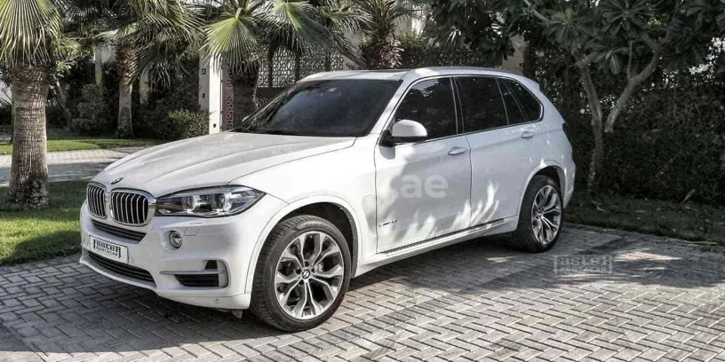 BMW X5 (Белый), 2018 для аренды в Дубай