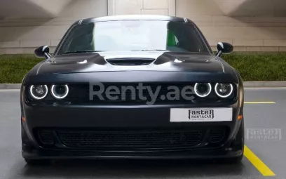 Dodge Challenger (Schwarz), 2019 zur Miete in Dubai