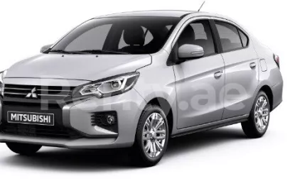 Mitsubishi Attrage (Silber), 2022 zur Miete in Dubai
