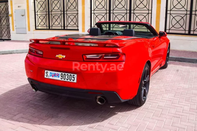 Dubai'de kiralık Chevrolet Camaro Cabrio (Kırmızı), 2018