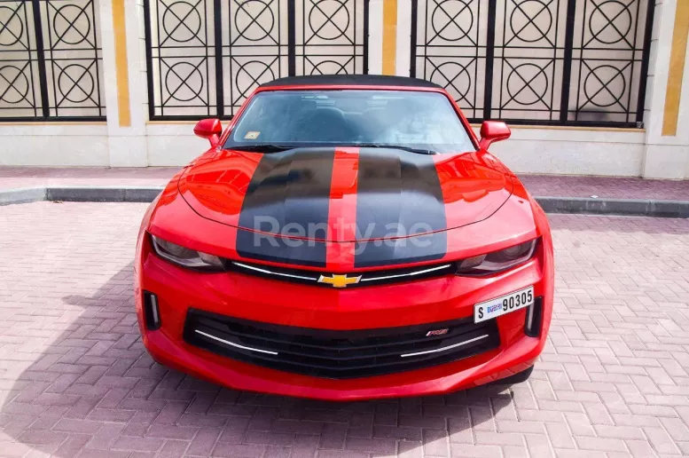 Dubai'de kiralık Chevrolet Camaro Cabrio (Kırmızı), 2018