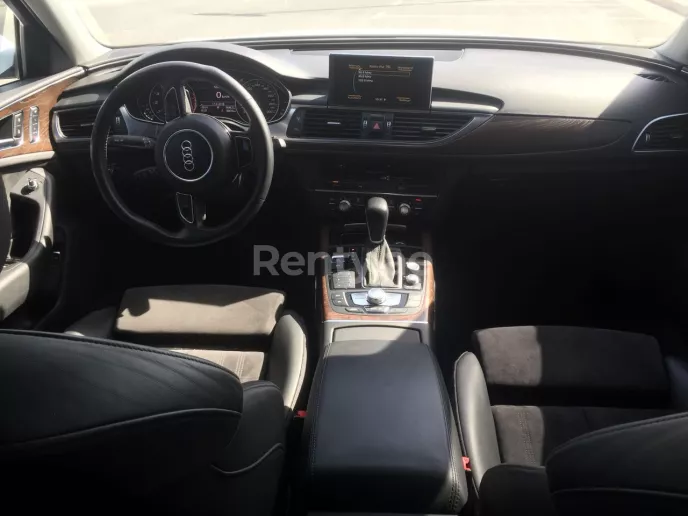 Audi A6 (Blanc), 2018 &agrave; louer &agrave; Duba&iuml;