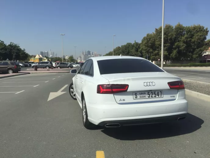 Audi A6 (Blanc), 2018 &agrave; louer &agrave; Duba&iuml;